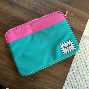 Herschel macbook 13 sleeve